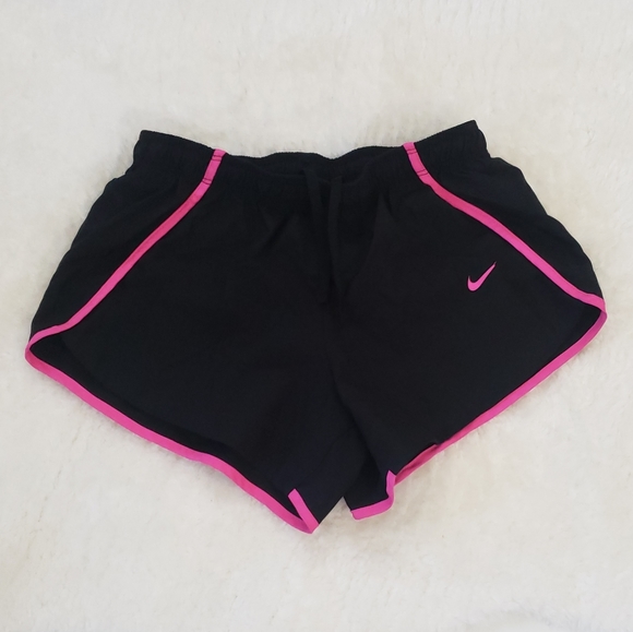 Nike Dri-Fit Girls Shorts - Picture 1 of 3